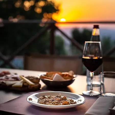 Ristorante Il Terziere 호텔 트레비